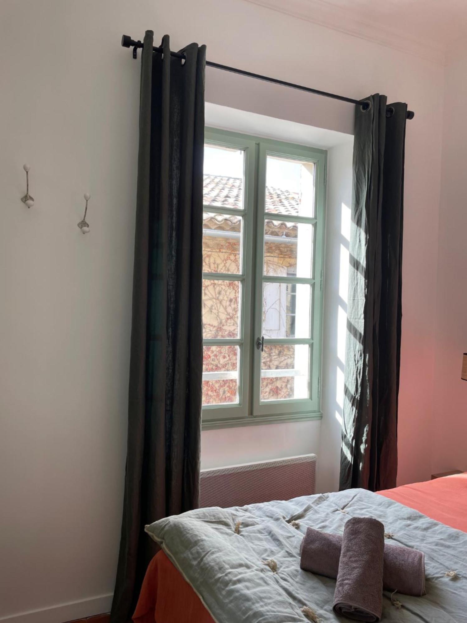 L'Ecrin De Mona Au Coeur De Lourmarin Apartment Екстериор снимка